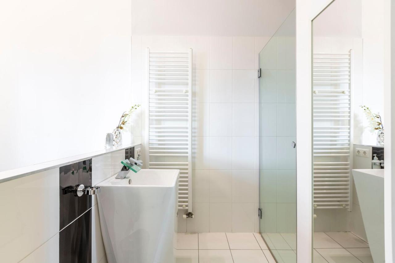 Luxurious & Spacious Downtown Residence In Liszt Ferenc Square ブダペスト エクステリア 写真